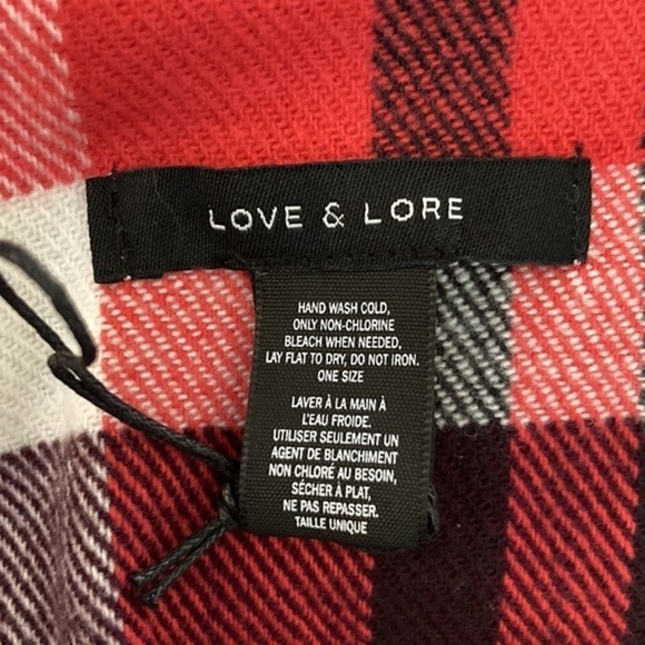 Indigo Love and Lore red  plaid blanket scarf pashmina NWOT no flaws - Picture 4 of 5
